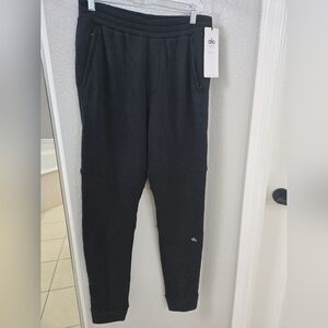 ALO Yoga Men's Shift Sweatpants- NEW!